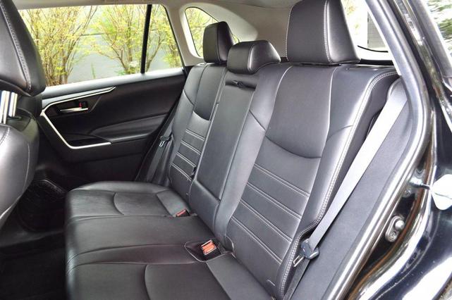 Photo of 2021 Midnight Black Metallic Toyota RAV4