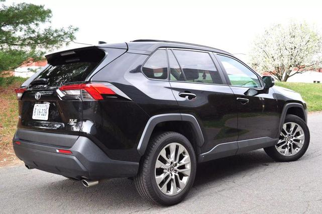 Photo of 2021 Midnight Black Metallic Toyota RAV4