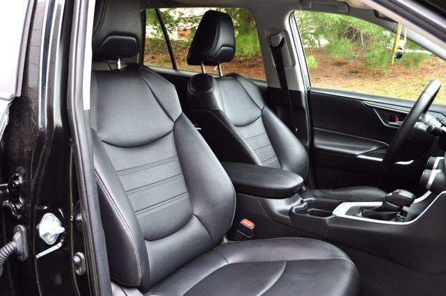 Photo of 2021 Midnight Black Metallic Toyota RAV4