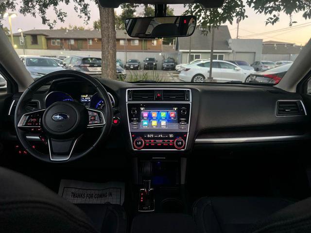 Photo of 2018 Ice Silver Metallic Subaru Outback