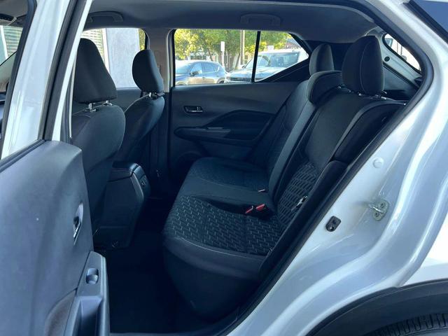 Photo of 2022 White Nissan Kicks