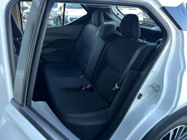 Photo of 2022 White Nissan Kicks