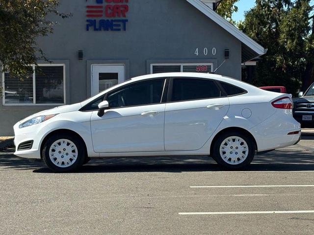 Photo of 2019 Oxford White Ford Fiesta