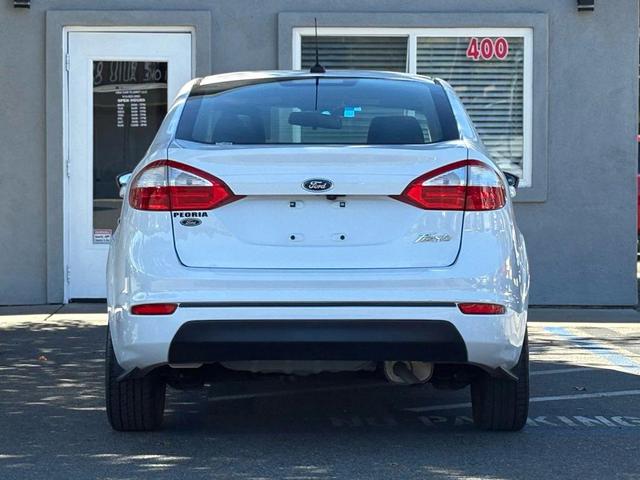 Photo of 2019 Oxford White Ford Fiesta