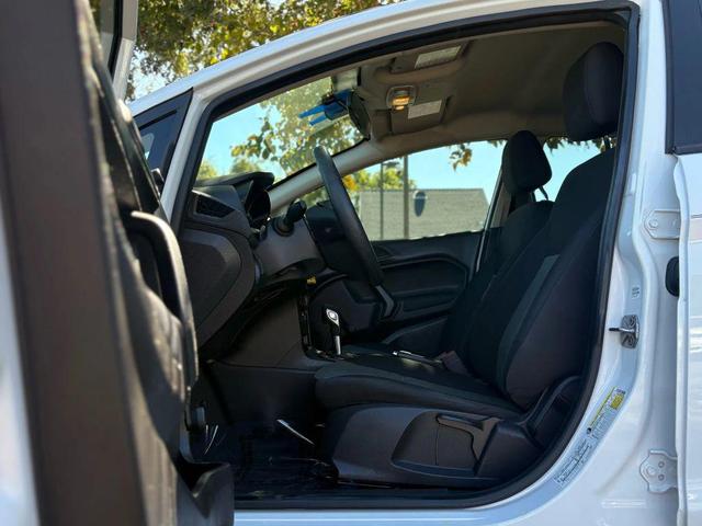Photo of 2019 Oxford White Ford Fiesta