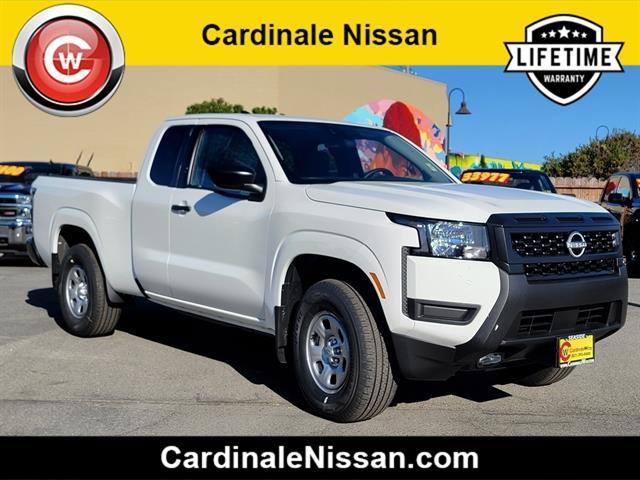 Photo of 2025 Glacier White Nissan Frontier