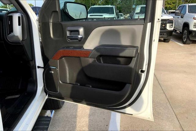 Photo of 2018 Summit White GMC Sierra 1500