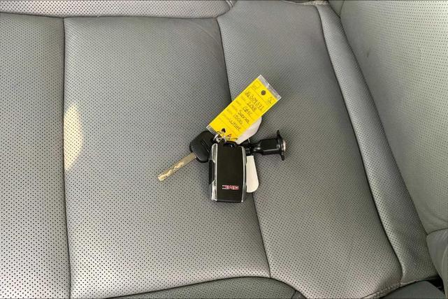 Photo of 2018 Summit White GMC Sierra 1500