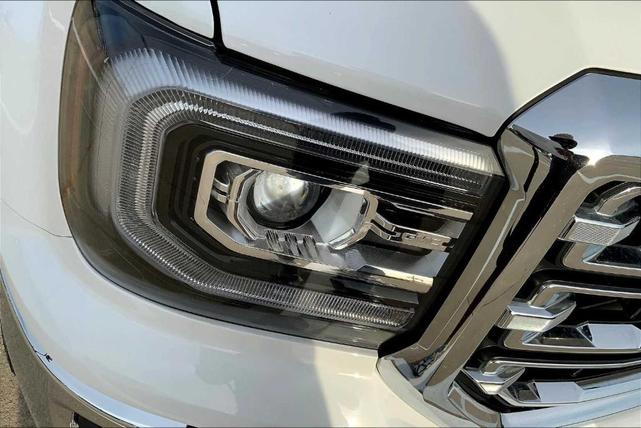 Photo of 2018 Summit White GMC Sierra 1500