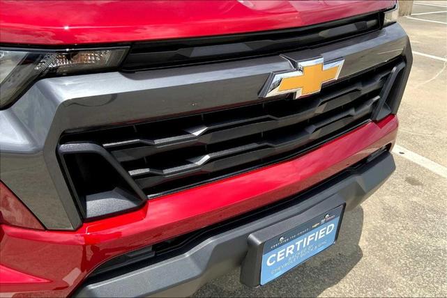 Photo of 2023 Radiant Red Chevrolet Colorado