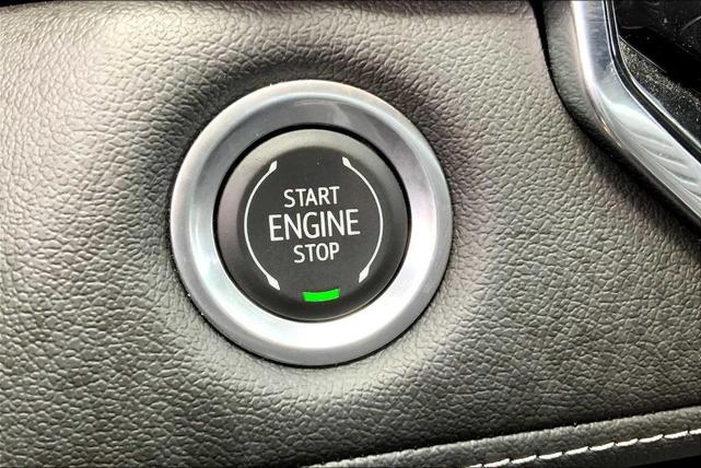 Photo of 2023 Radiant Red Chevrolet Colorado
