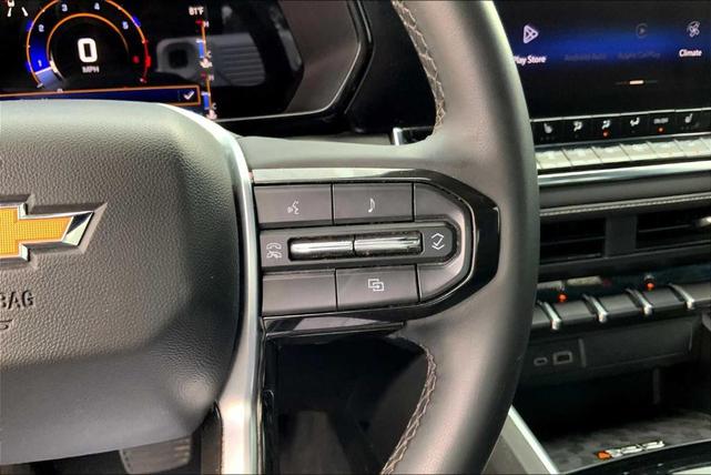 Photo of 2023 Summit White Chevrolet Colorado
