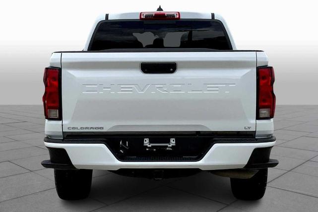 Photo of 2023 Summit White Chevrolet Colorado