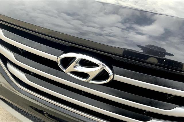 Photo of 2017 Black Noir Pearl Hyundai TUCSON