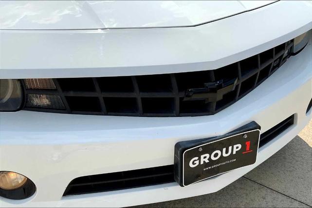 Photo of 2011 Summit White Chevrolet Camaro