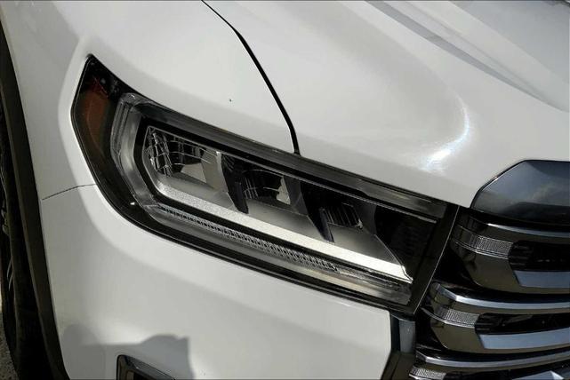 Photo of 2021 Summit White GMC Acadia