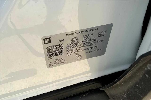 Photo of 2021 Summit White GMC Acadia