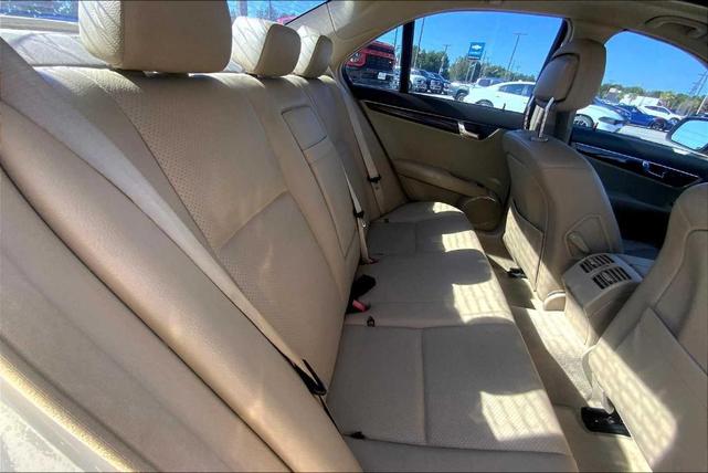Photo of 2009 Arctic White Mercedes-Benz C-Class