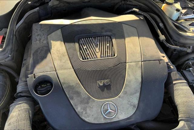 Photo of 2009 Arctic White Mercedes-Benz C-Class