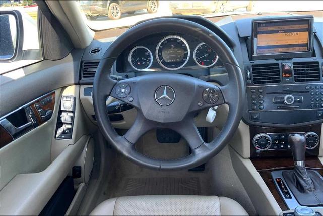 Photo of 2009 Arctic White Mercedes-Benz C-Class