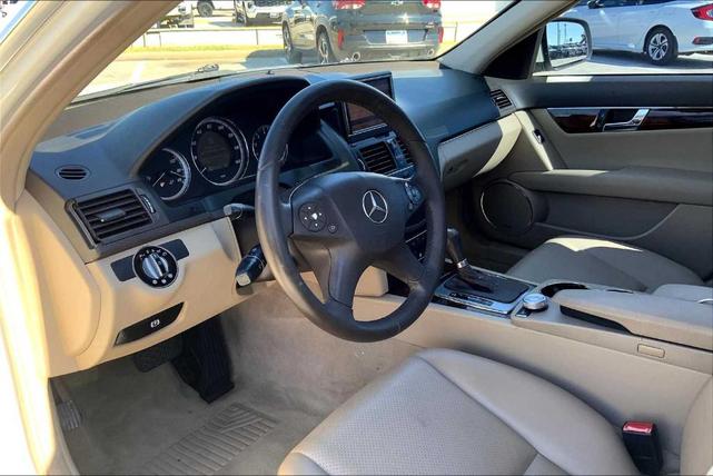 Photo of 2009 Arctic White Mercedes-Benz C-Class