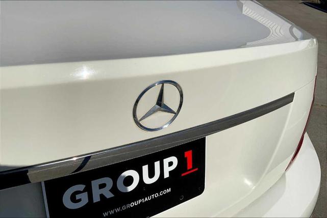 Photo of 2009 Arctic White Mercedes-Benz C-Class