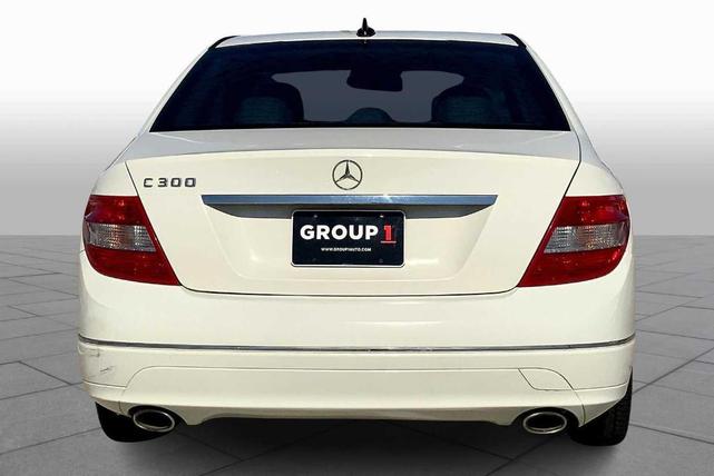 Photo of 2009 Arctic White Mercedes-Benz C-Class