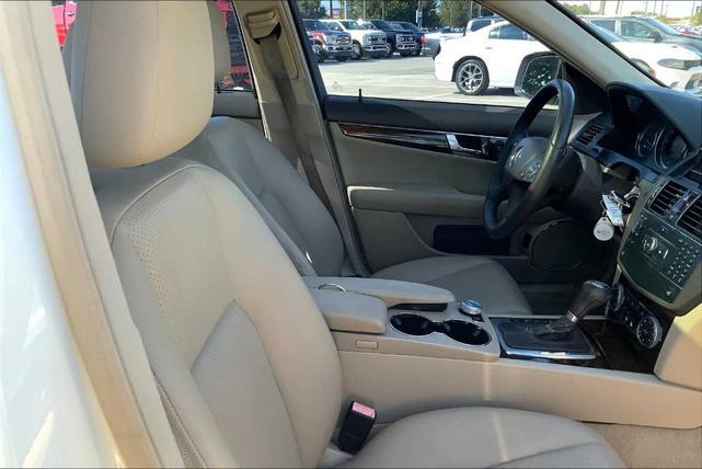 Photo of 2009 Arctic White Mercedes-Benz C-Class