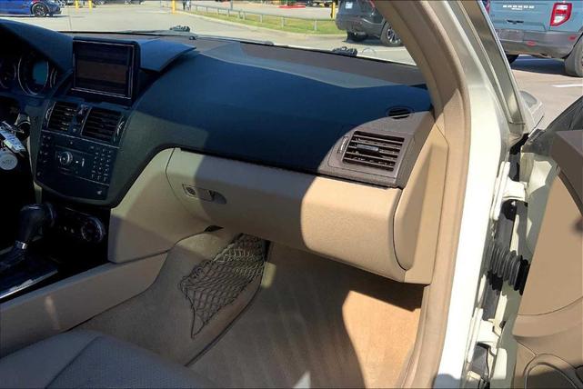 Photo of 2009 Arctic White Mercedes-Benz C-Class