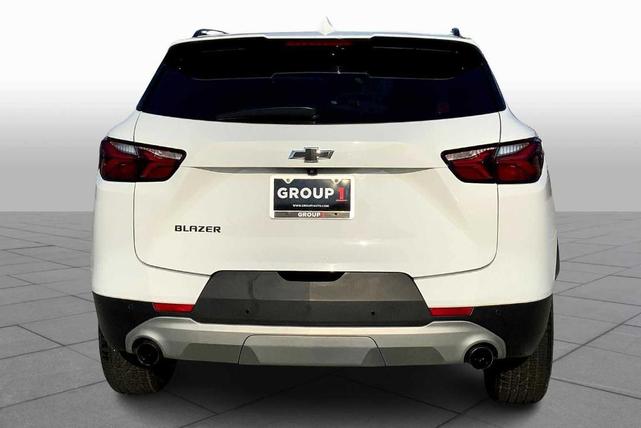 Photo of 2020 Summit White Chevrolet Blazer