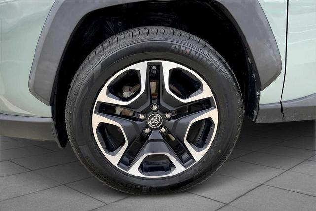 Photo of 2019 Lunar Rock / Ice Edge Roof Toyota RAV4