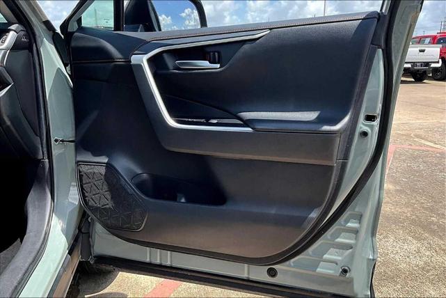 Photo of 2019 Lunar Rock / Ice Edge Roof Toyota RAV4