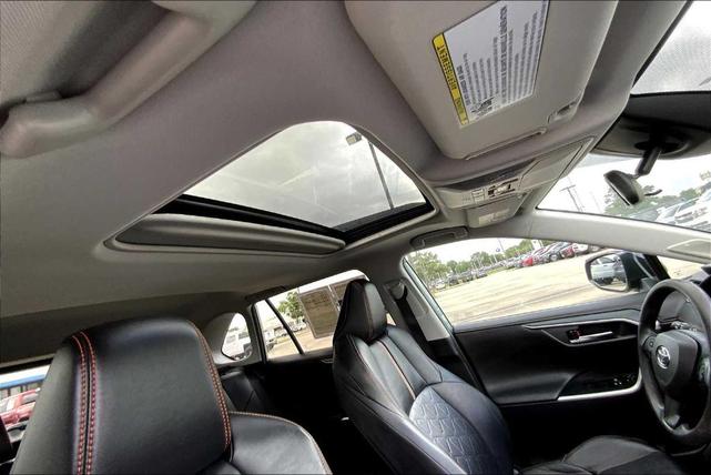 Photo of 2019 Lunar Rock / Ice Edge Roof Toyota RAV4