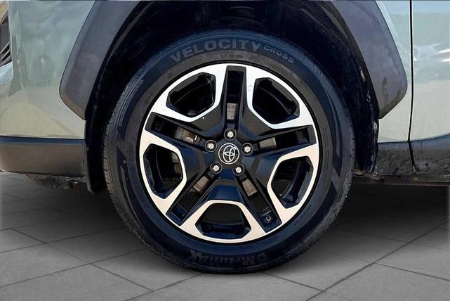 Photo of 2019 Lunar Rock / Ice Edge Roof Toyota RAV4