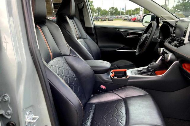Photo of 2019 Lunar Rock / Ice Edge Roof Toyota RAV4