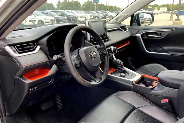 Photo of 2019 Lunar Rock / Ice Edge Roof Toyota RAV4