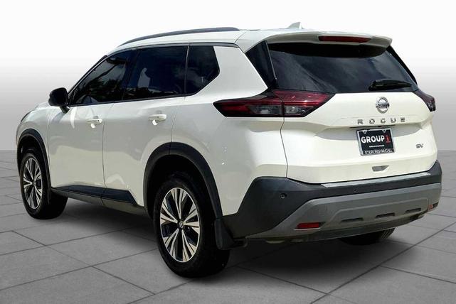 Photo of 2021 White Nissan Rogue