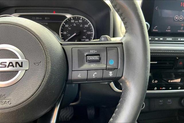 Photo of 2021 White Nissan Rogue