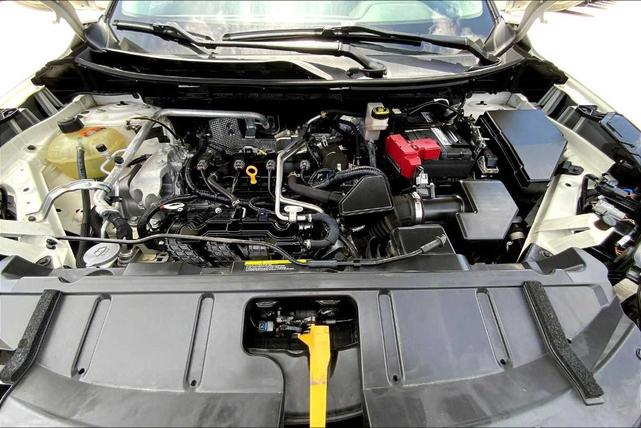 Photo of 2021 White Nissan Rogue