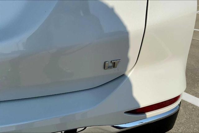 Photo of 2020 Iridescent Pearl Tricoat Chevrolet Equinox