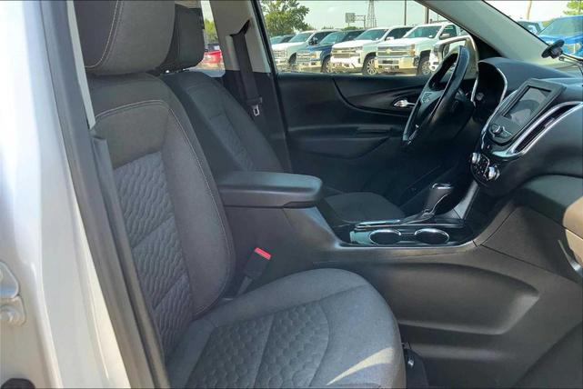 Photo of 2020 Iridescent Pearl Tricoat Chevrolet Equinox