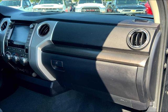 Photo of 2020 Midnight Black Metallic Toyota Tundra