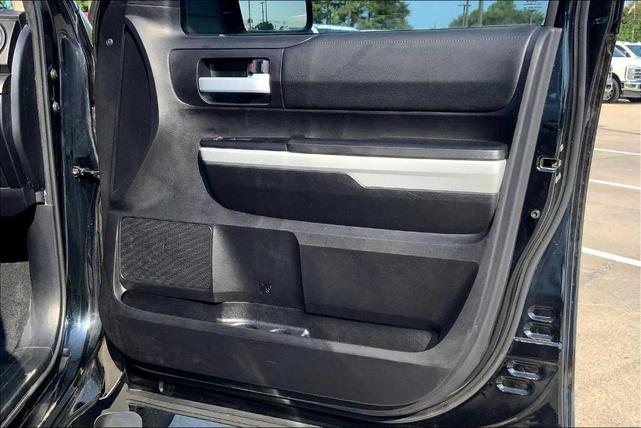 Photo of 2020 Midnight Black Metallic Toyota Tundra