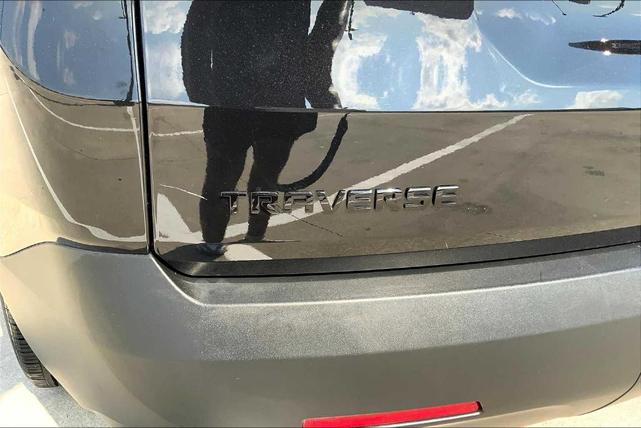 Photo of 2023 Mosaic Black Metallic Chevrolet Traverse