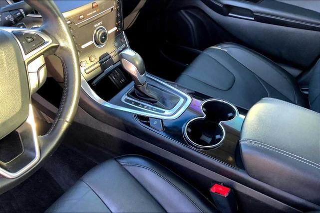 Photo of 2015 Deep Impact Blue Metallic Ford Edge