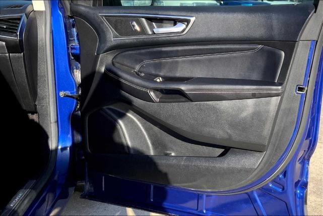 Photo of 2015 Deep Impact Blue Metallic Ford Edge