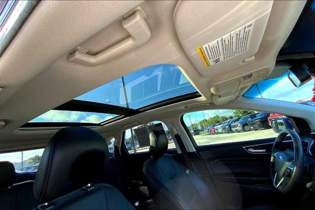 Photo of 2015 Deep Impact Blue Metallic Ford Edge