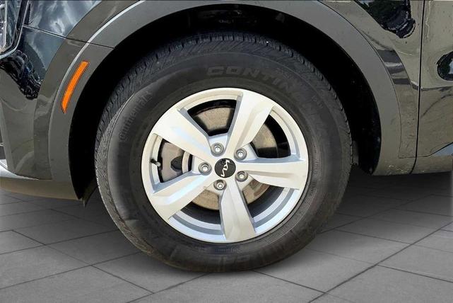 Photo of 2025 Ebony Black Kia Sorento