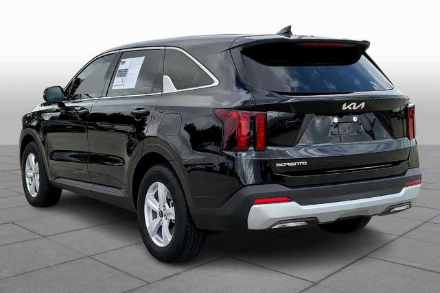Photo of 2025 Ebony Black Kia Sorento