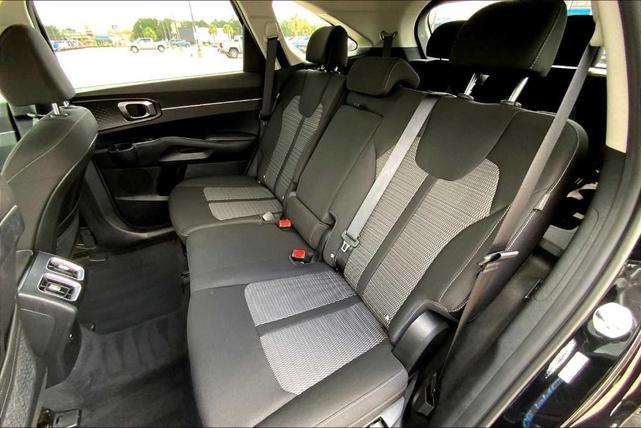 Photo of 2025 Ebony Black Kia Sorento